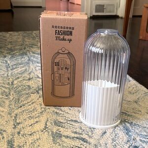 NIB Revolving Makeup Brush Holder